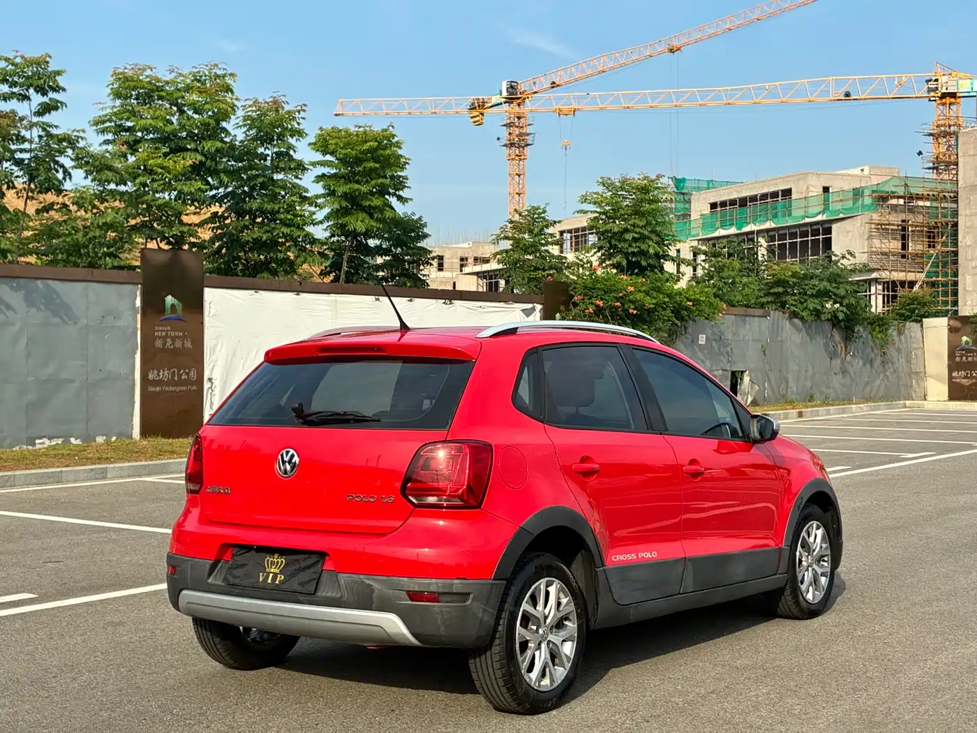 Volkswagen Polo 2014 1.6L Cross Polo Automatic фото 4
