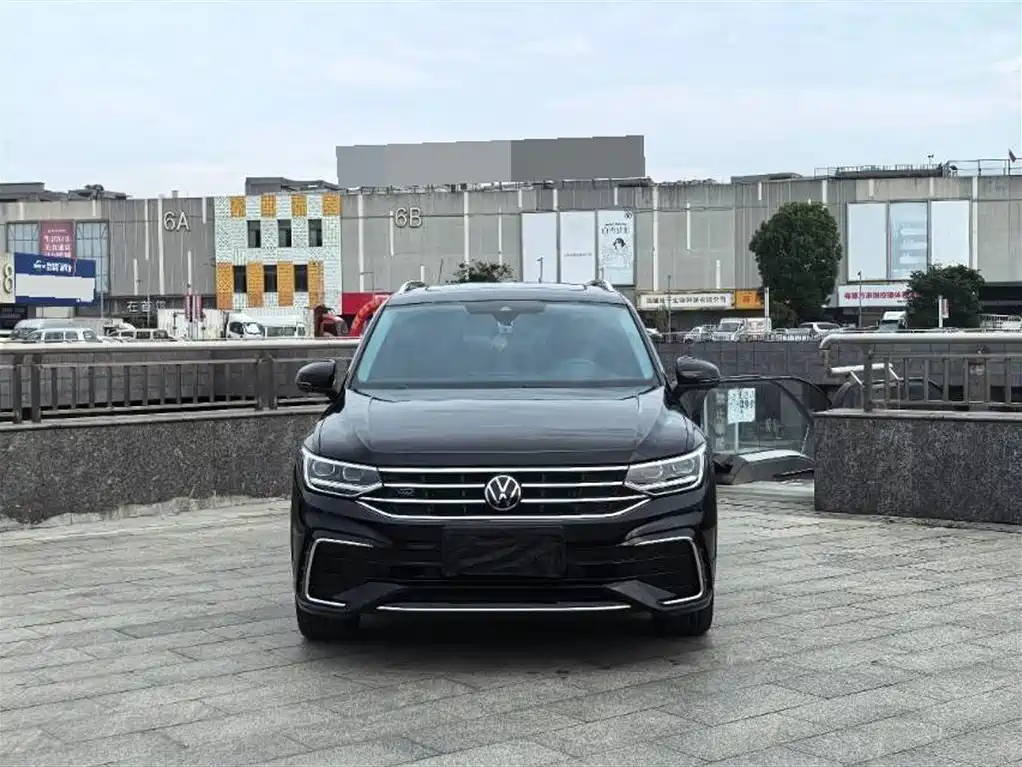Volkswagen Tiguan L 2023 330TSI Auto 2WD R-Line Premium Edition фото 2