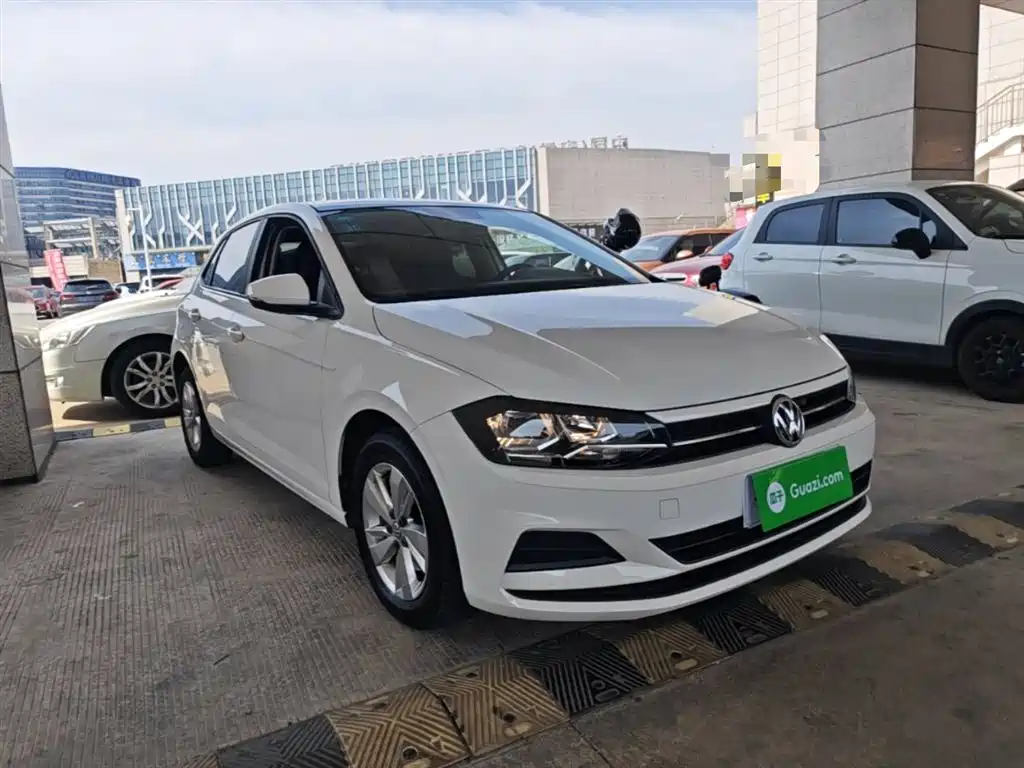 Volkswagen Polo 2019 Plus 1.5L Automatic Panorama Enjoyment Edition фото 4