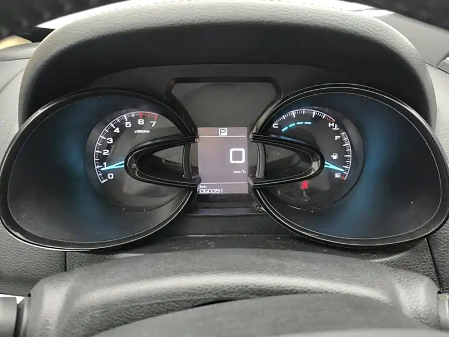 Dongfeng Aeolus Dongfeng Fengshen AX7 2015 2015 2.0L Automatic Smart Ease