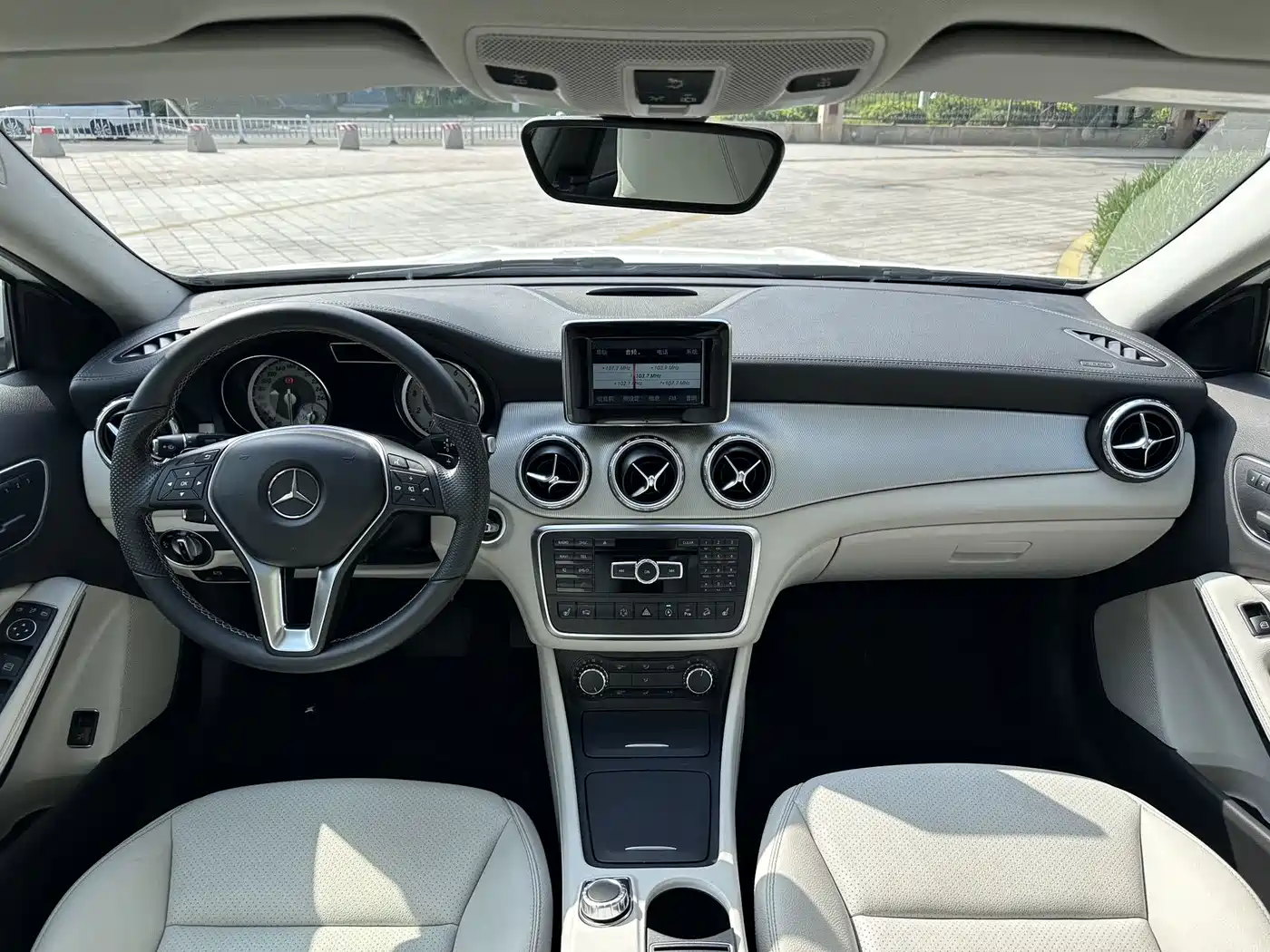 Mercedes-Benz GLA 2015 GLA 220 4MATIC Luxury фото 15