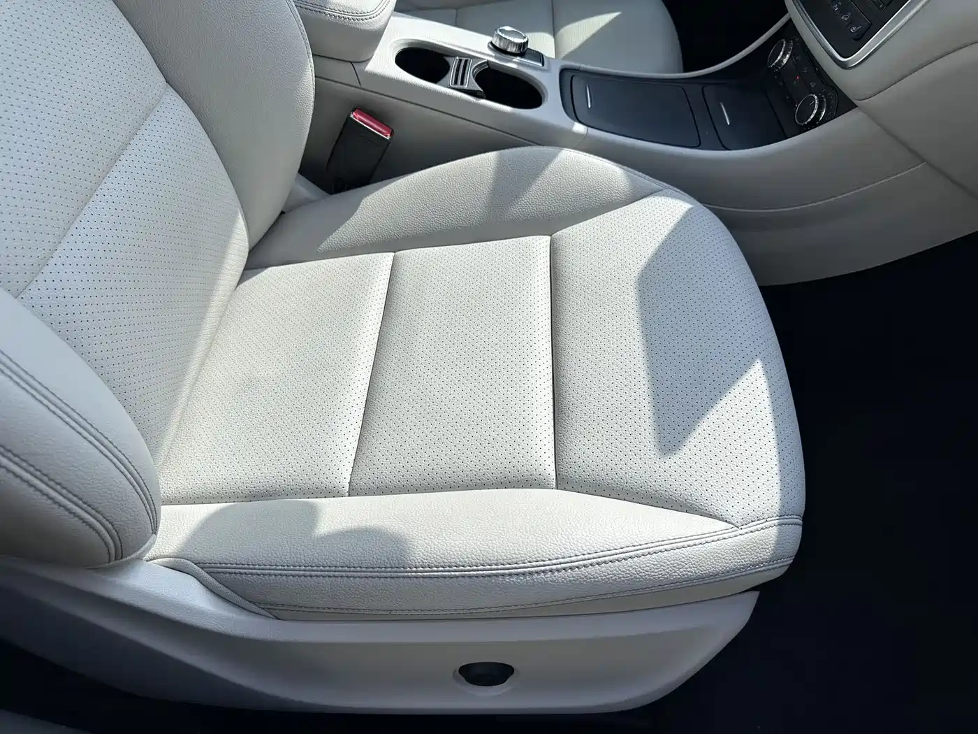 Mercedes-Benz GLA 2015 GLA 220 4MATIC Luxury фото 10