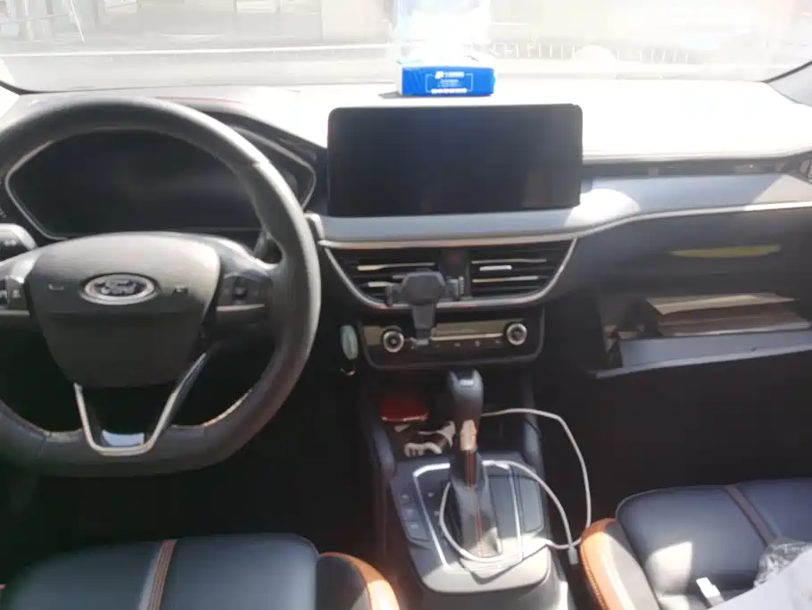 Ford Focus 2023 2022 Sedan EcoBoost 180 Auto Speed Edition