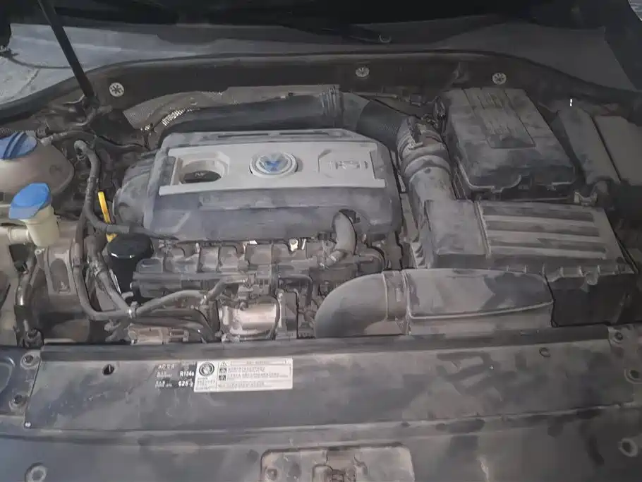Volkswagen Passat 2016 330TSI DSG Honor Edition фото 10