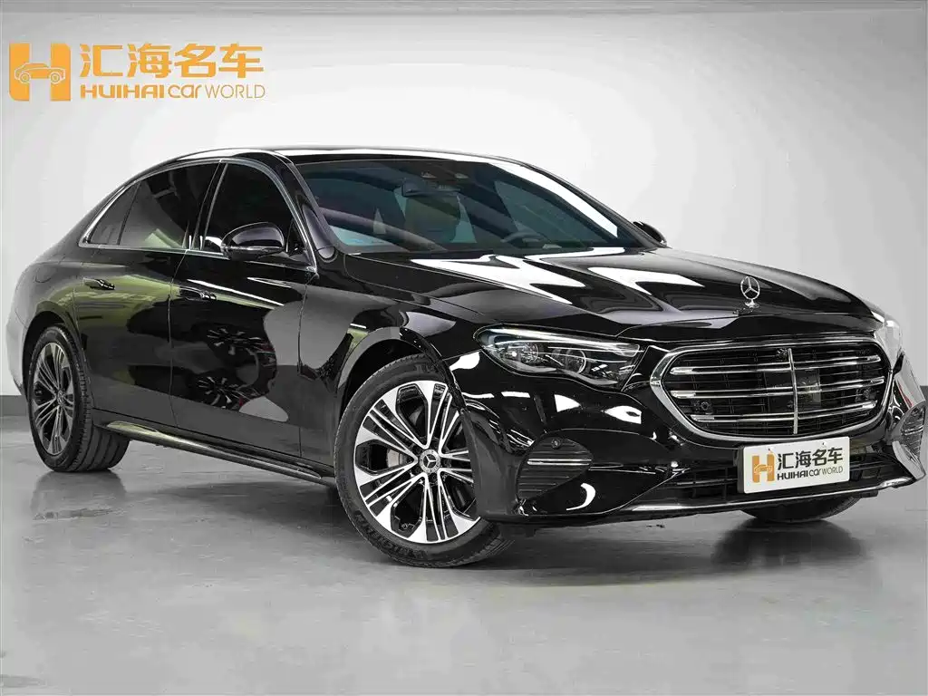 صورة 3 - Mercedes-Benz E-Class