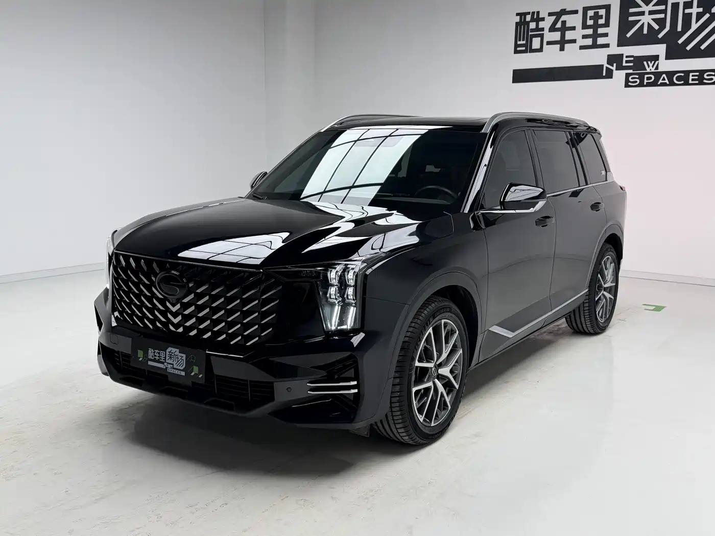 GAC Trumpchi Trumpchi GS8 2024 Navigator Series 2.0TGDI 2WD Luxury Smart Connect Edition