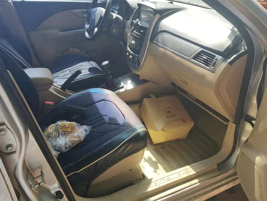Buick Excelle 2013 1.5L Manual Classic Edition фото 8