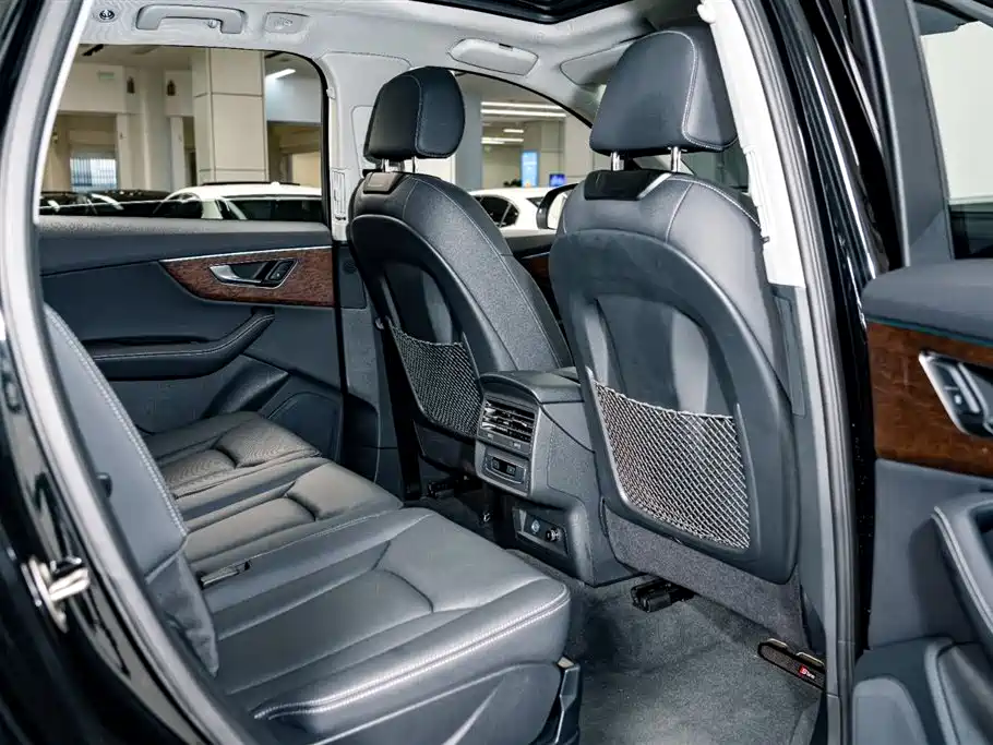 Audi Q7 2024 45 TFSI quattro S line Sport фото 21