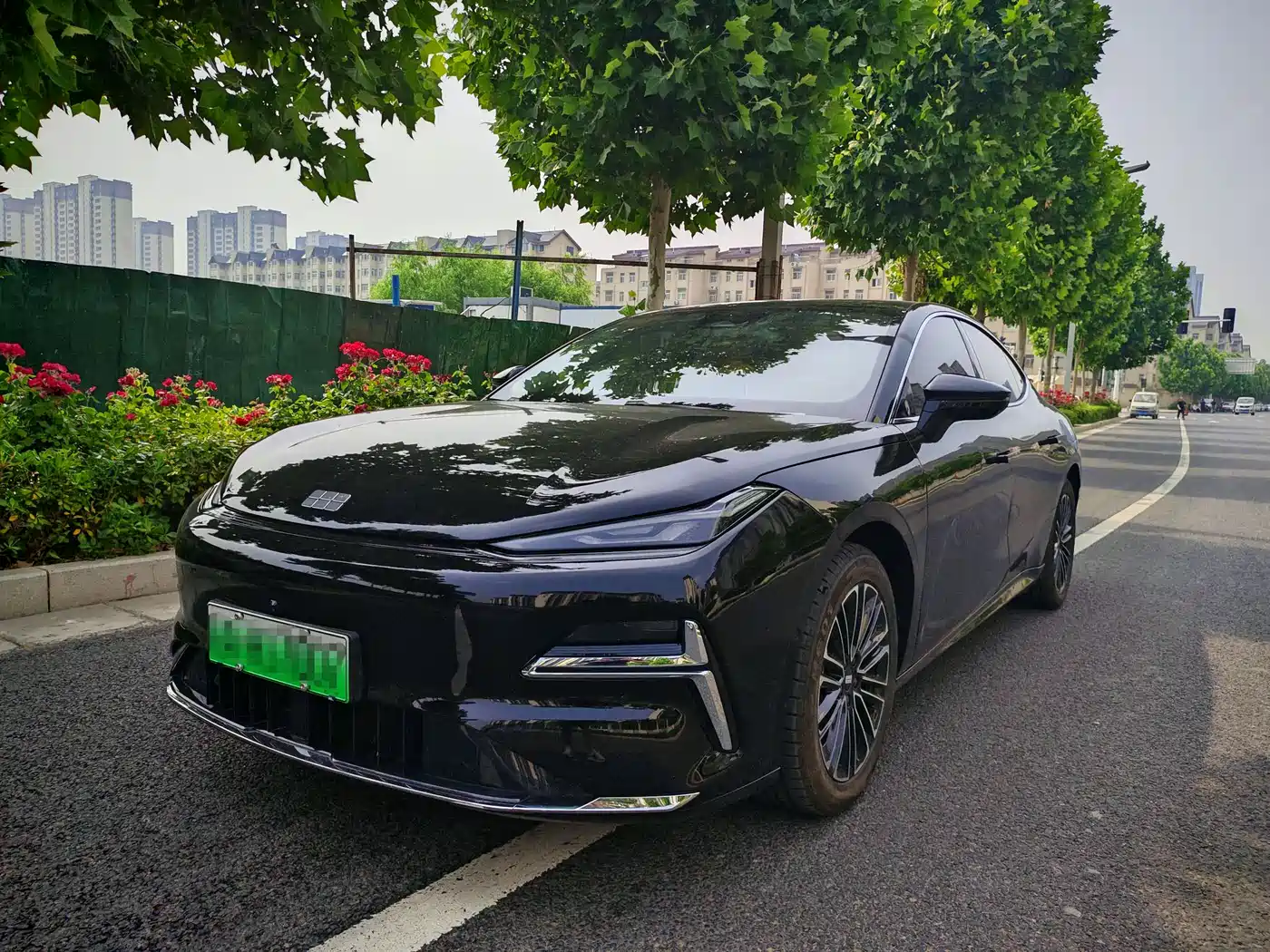 Geely Galaxy Galaxy Xingyao 8 2025 130km EM-i Premium Edition