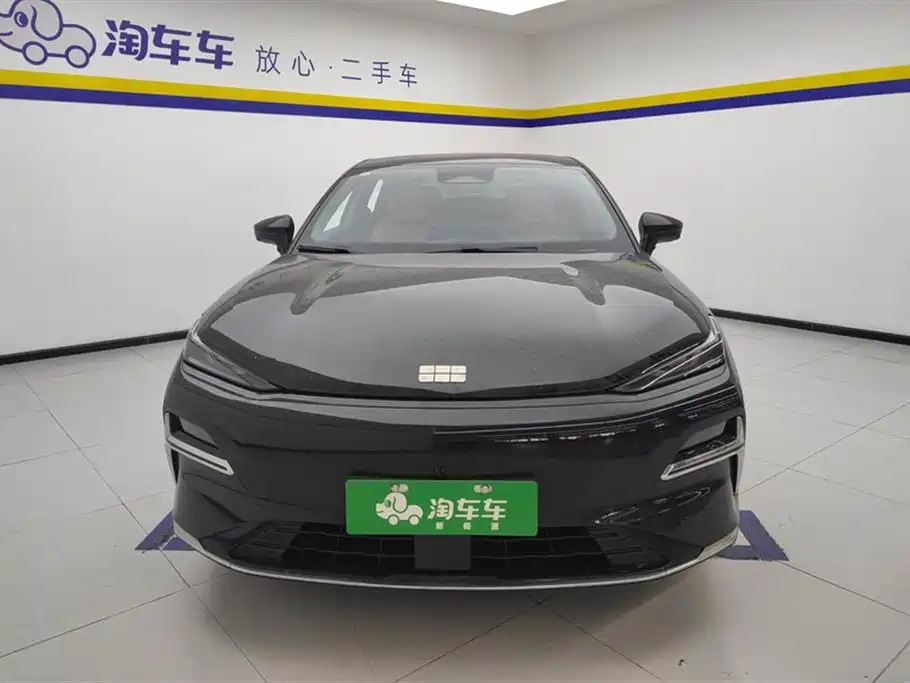 Geely Galaxy Galaxy Xingyao 8 2025 Model 130km EM-i Flagship Edition фото 2
