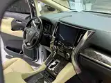 Фото 13 - Toyota Vellfire