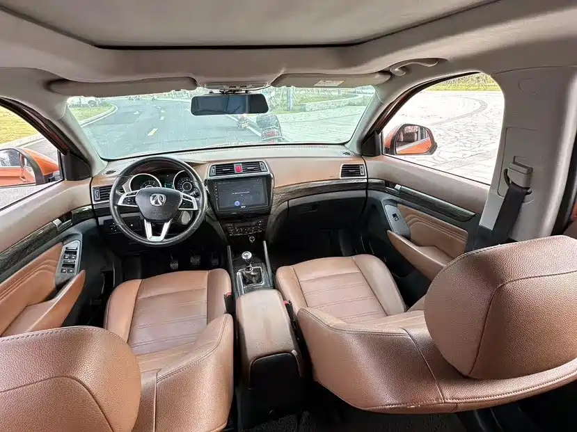 Photo 17 - BAIC Weiwang S50