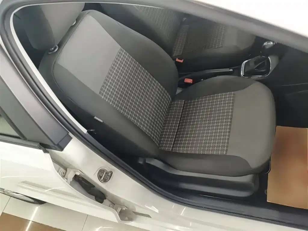 Volkswagen Polo 2016 1.6L Automatic Comfort фото 25