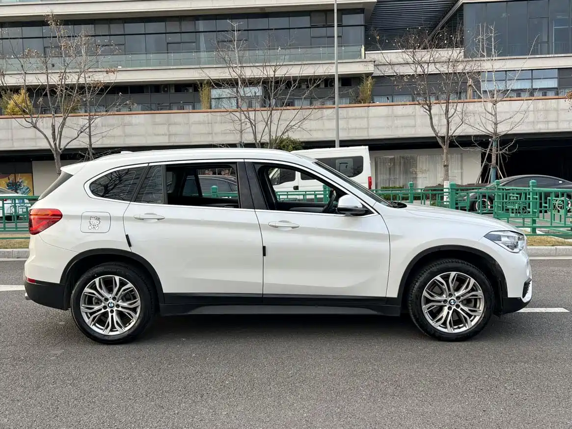 BMW X1 2019 sDrive20Li Leading Model фото 18