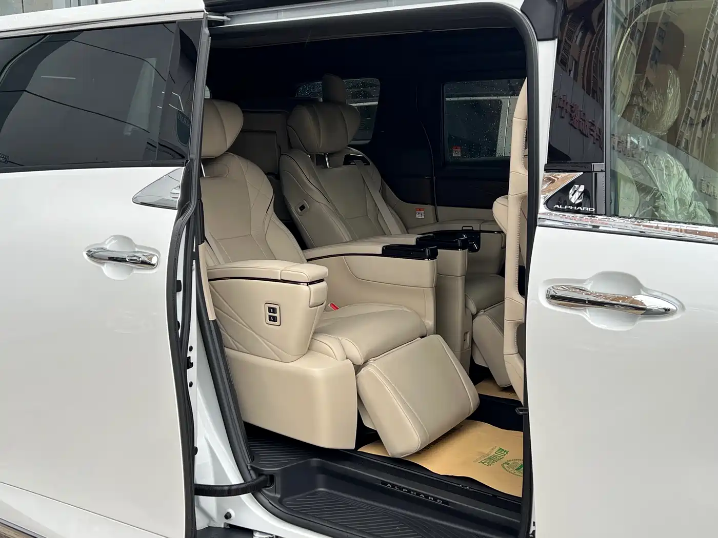 Toyota Alphard 2024 Hybrid 2.5L Prestige Edition фото 4