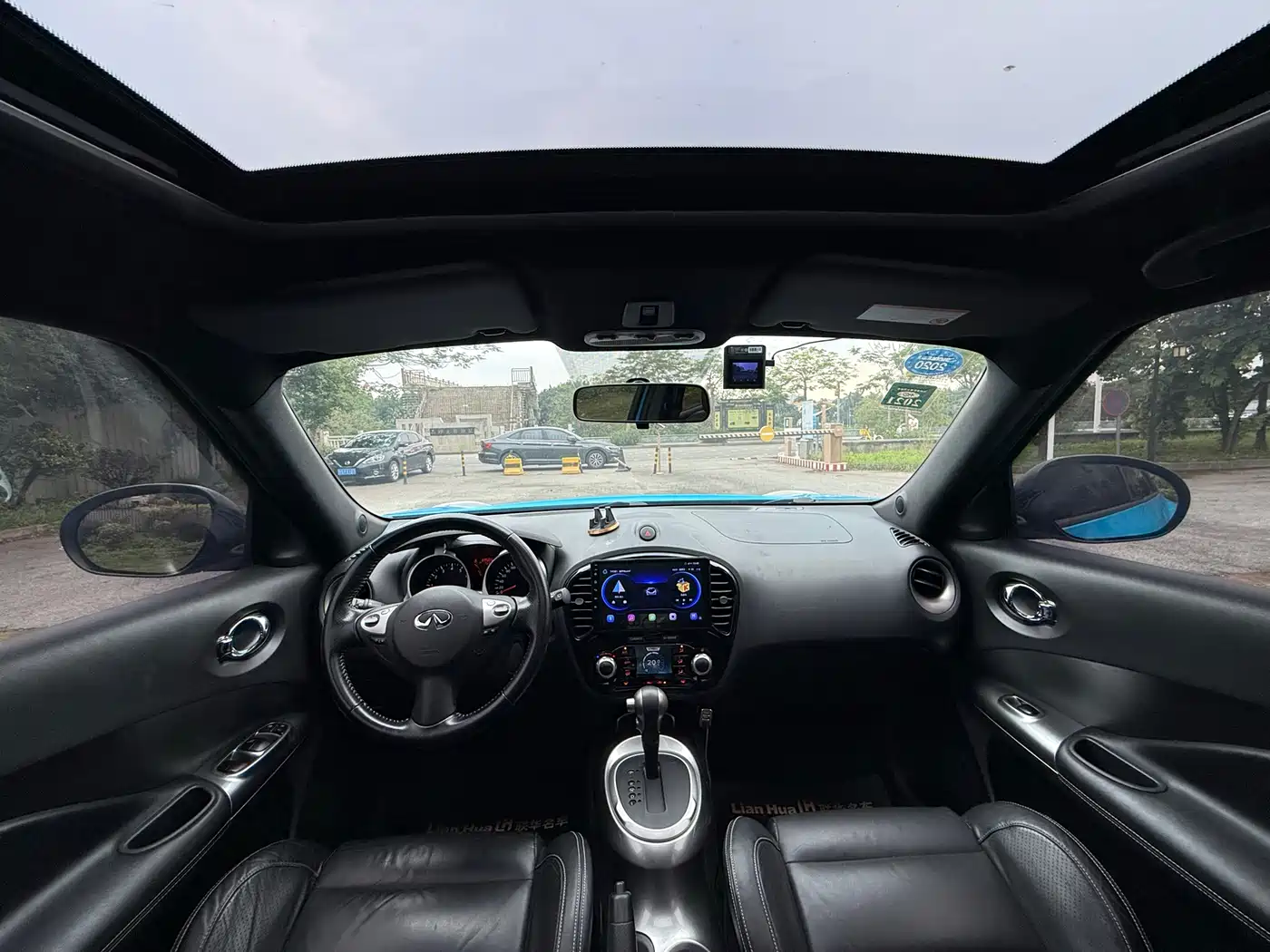 Infiniti ESQ 2015 2014 1.6L Premium Edition