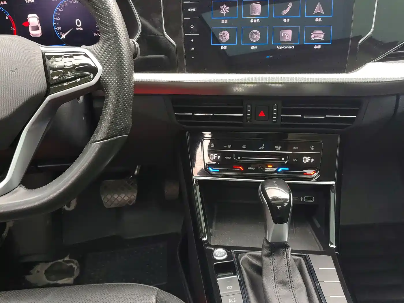 Volkswagen Passat 2022 330TSI Starlight Luxury Edition фото 14