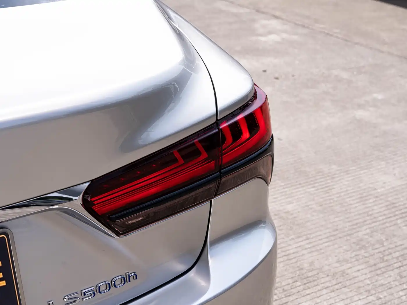 LEXUS LS