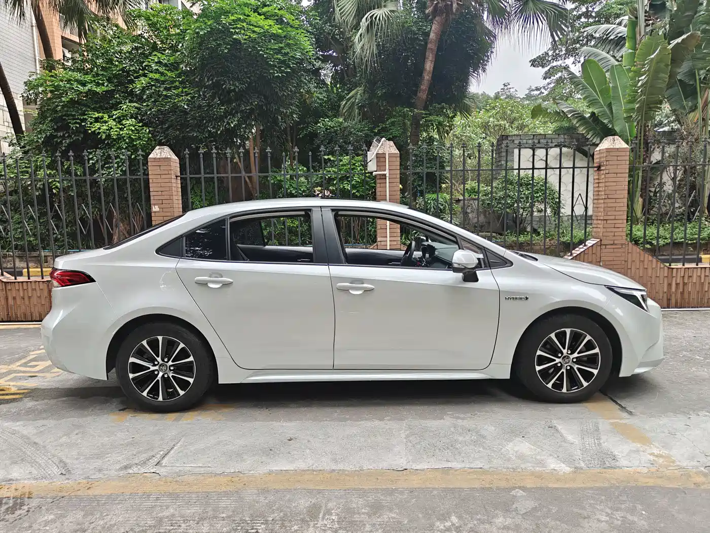 Toyota Levin 2023 Smart Hybrid 1.8L Luxury фото 8