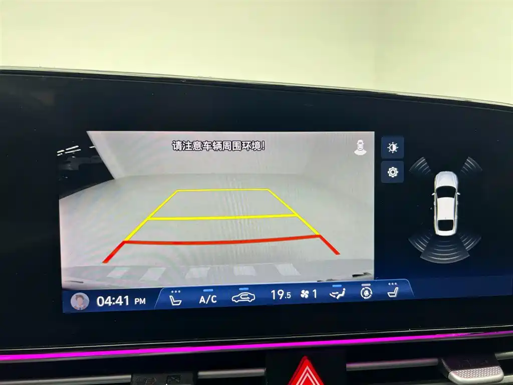 Hyundai Elantra 2022 1.5L CVT LUX Premium Edition фото 21