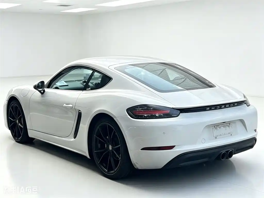 Porsche 718 2019 Cayman T 2.0T фото 7