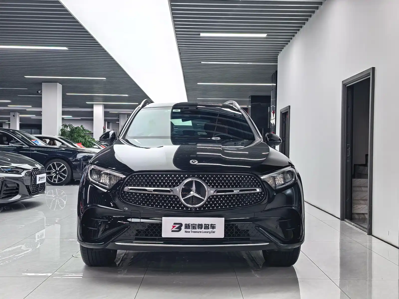 Фото 2 - Mercedes-Benz GLC