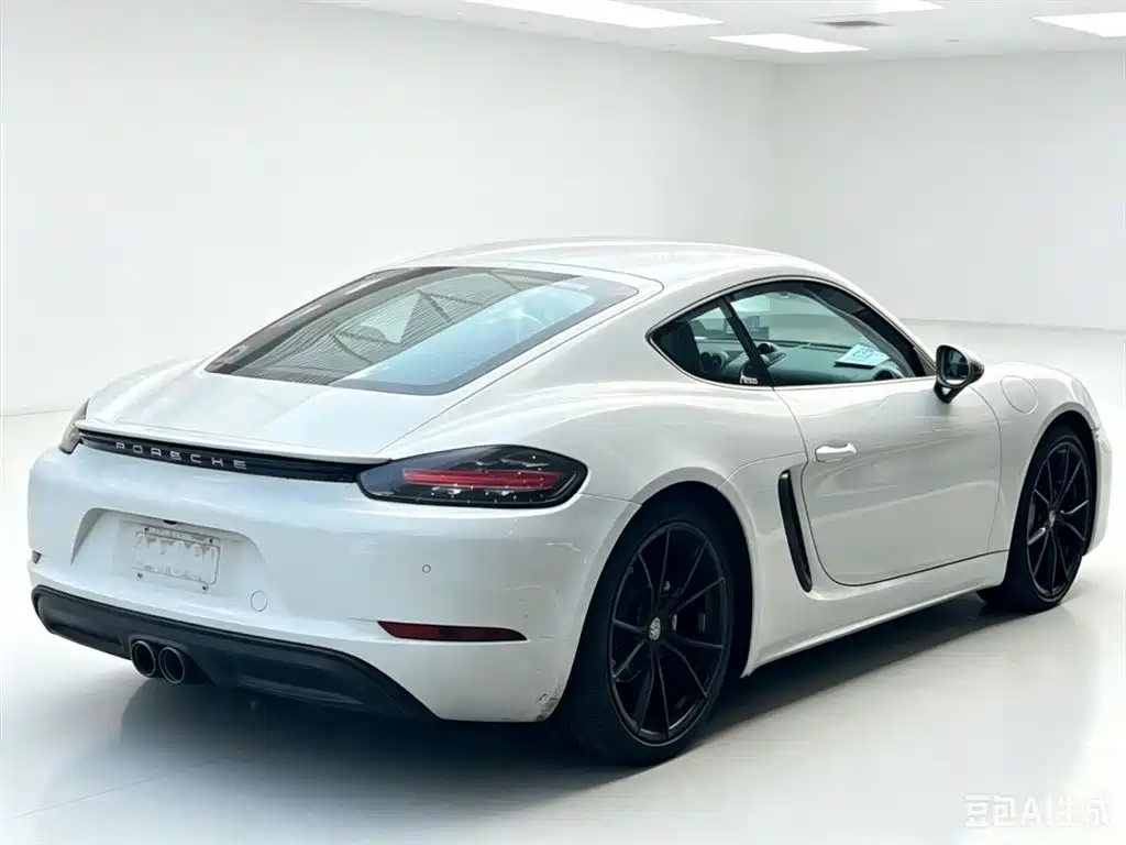 Porsche 718 2019 Cayman T 2.0T фото 5