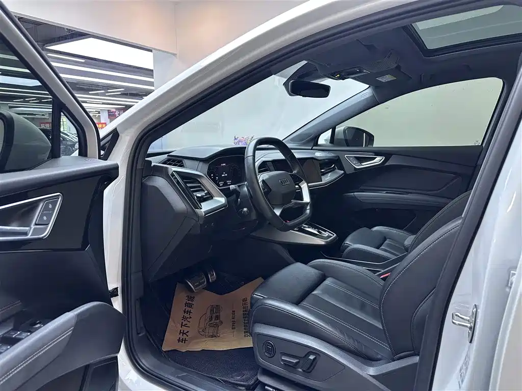 Audi Q4 e-tron 2023 40 e-tron Pioneer Edition фото 3