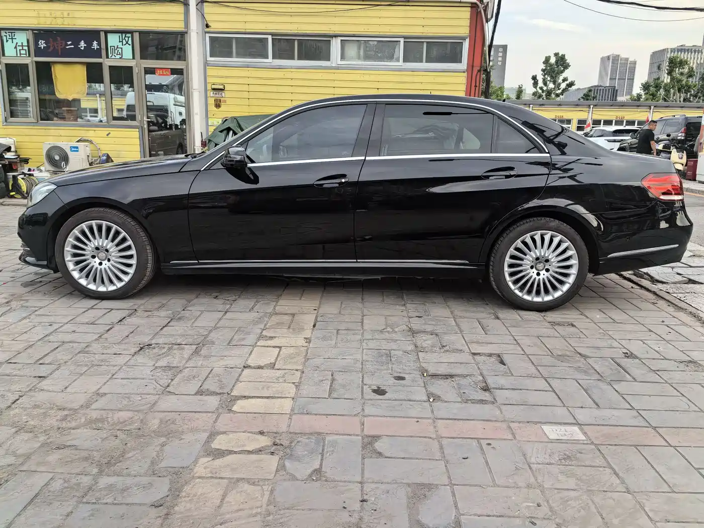 Mercedes-Benz E-Class 2015 E 260 L фото 9