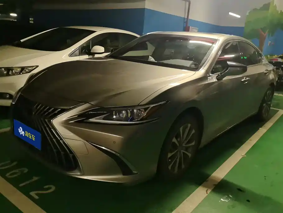 Lexus ES 2021 200 Excellence Edition
