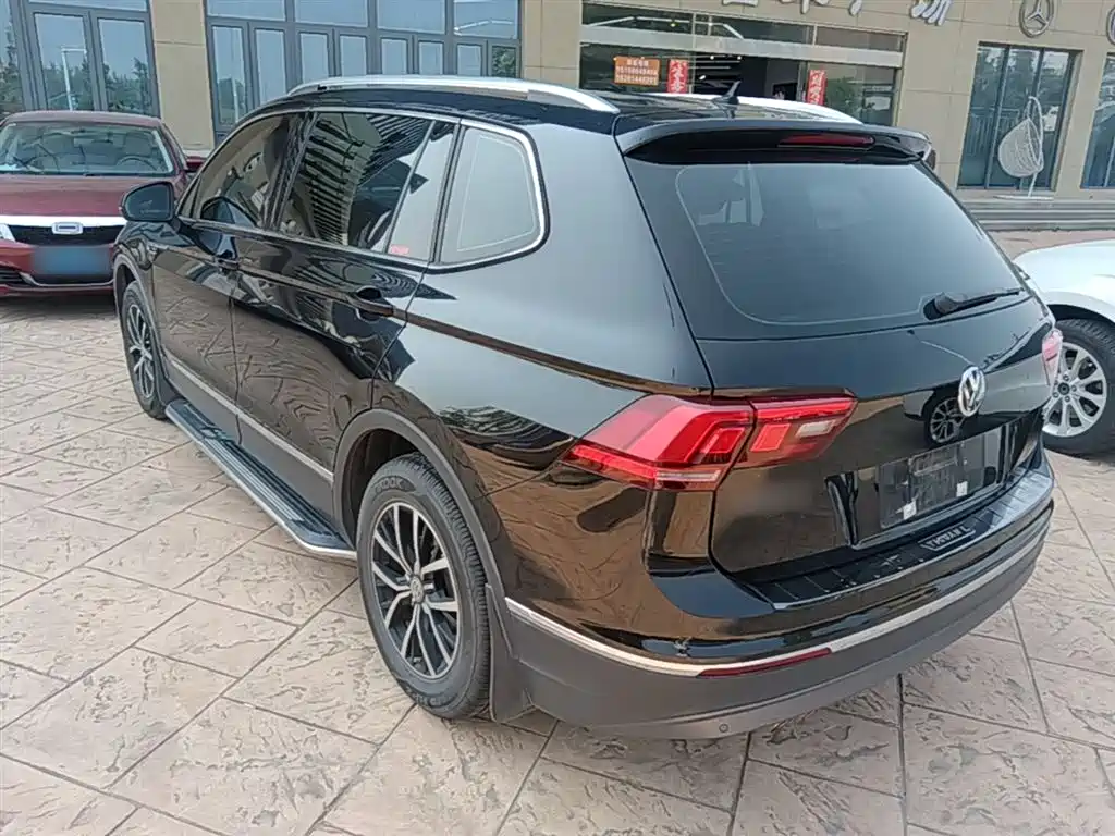 Volkswagen Tiguan L 2018 Facelift 330TSI Automatic 2WD Luxury Edition фото 5