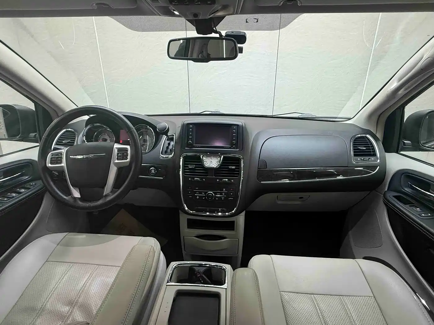 Chrysler Grand Voyager (Import) 2014 2013 3.6L Luxury Edition