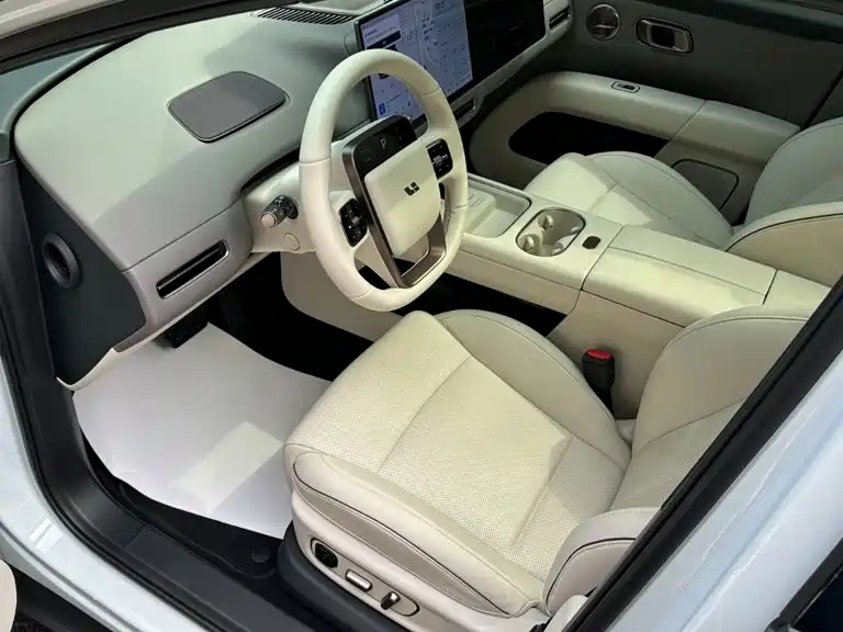 Li Auto i6 2026 2025 2WD Base Model