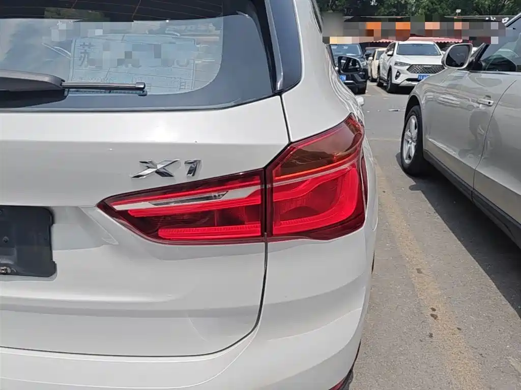 BMW X1 2016 sDrive18Li Premium Model фото 8