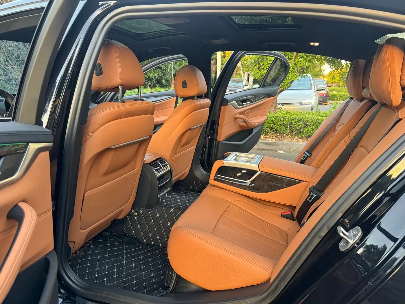 BMW 5 Series 2019 530Li Premium M Sport Package фото 9
