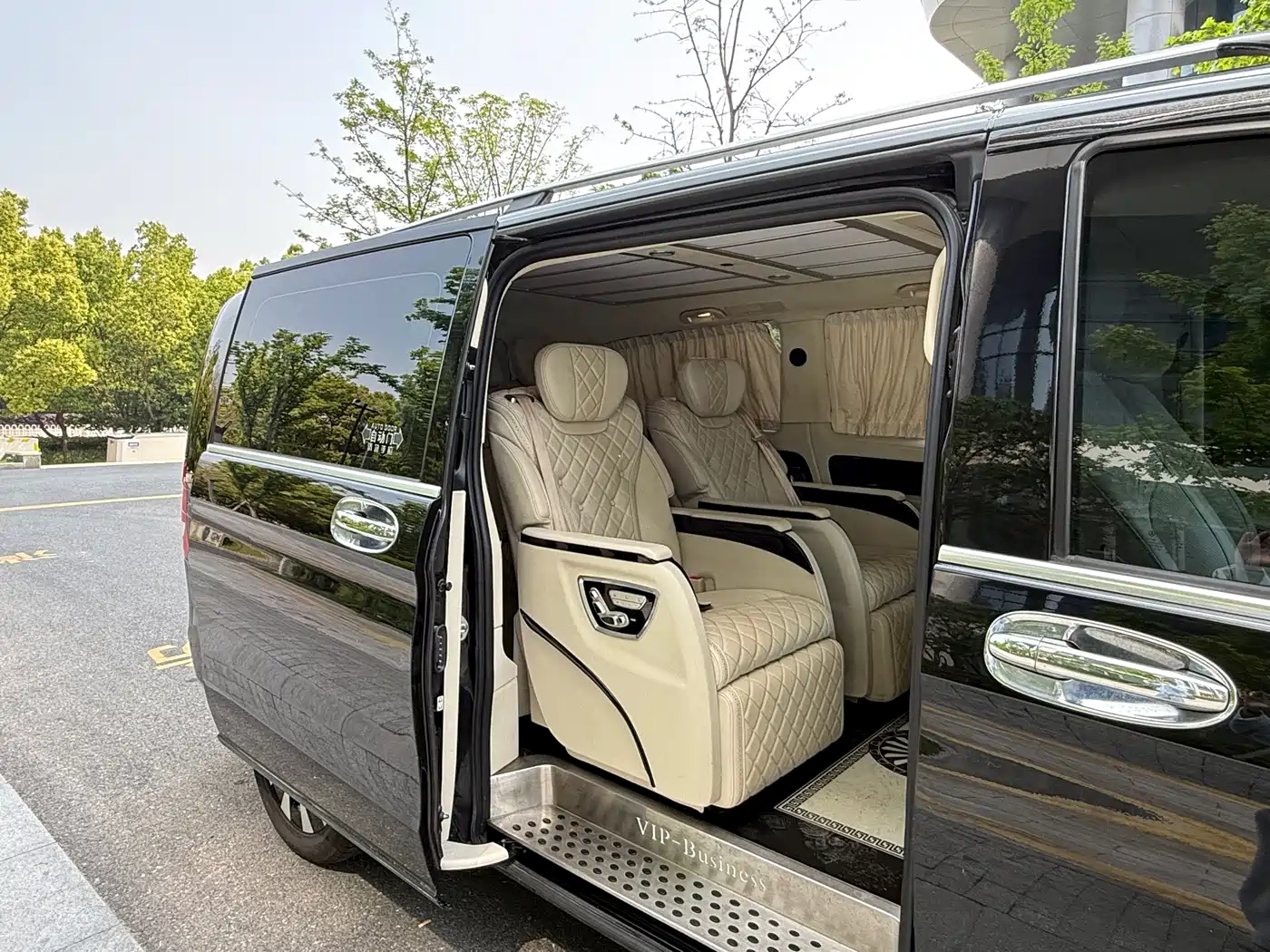Mercedes-Benz Vito 2021 2.0T Elite 7-Seater фото 12
