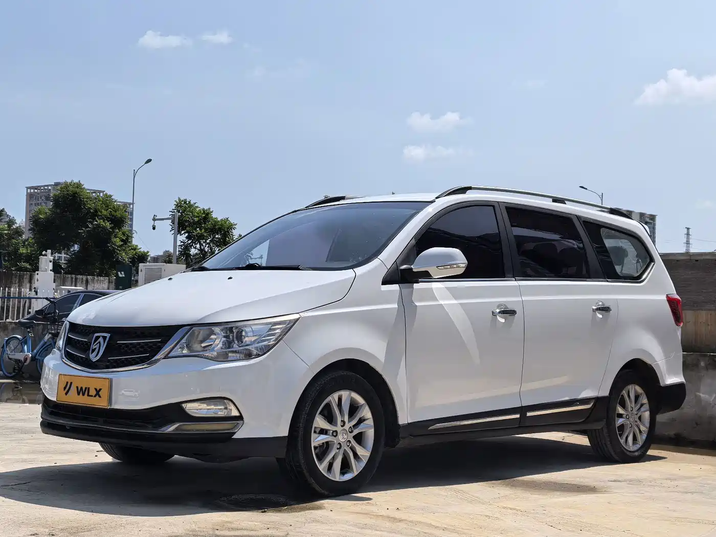 Фото 1 - Baojun 730