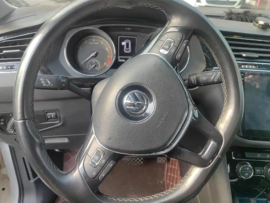Volkswagen Tiguan L 2019 330TSI Auto 2WD Smart Luxury Edition China V фото 15
