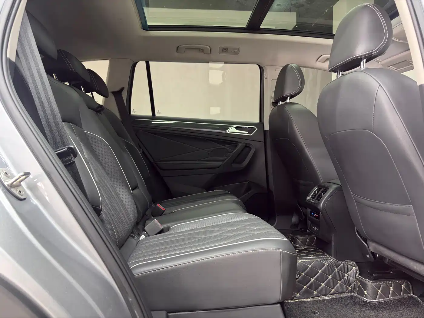 Volkswagen Tiguan L 2022 330TSI Automatic 2WD Smart Edition фото 7
