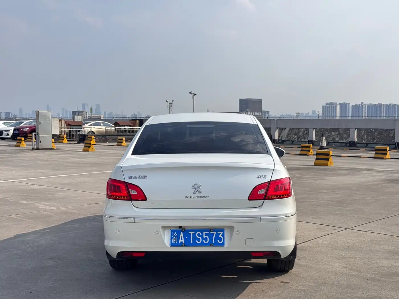 Peugeot 408 2013 2.0L Automatic Luxury Edition фото 5