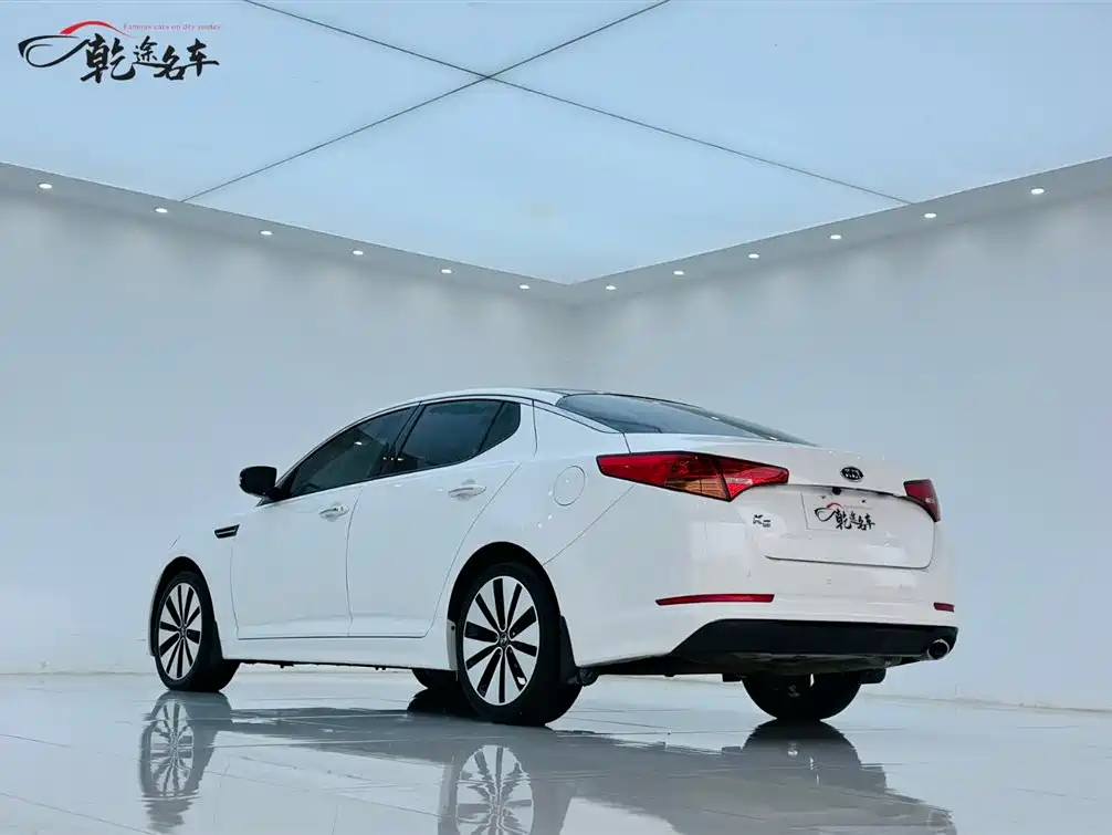 Kia K5 2011 2.0L Automatic DLX фото 5