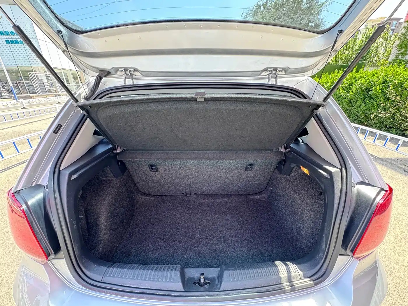 Volkswagen Polo 2014 1.4L Manual Trend Edition фото 6