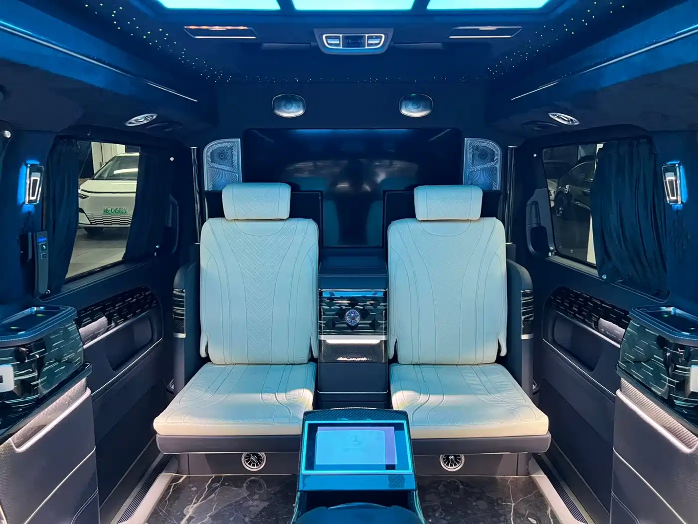 Mercedes-Benz V-Class 2022 V 260 L Long Wheelbase Luxury Edition фото 12