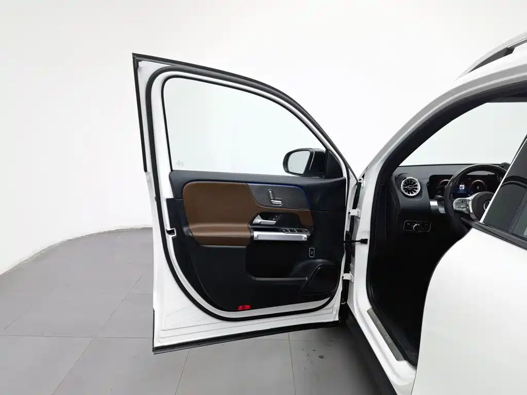 Mercedes-Benz GLB, миниатюра 8