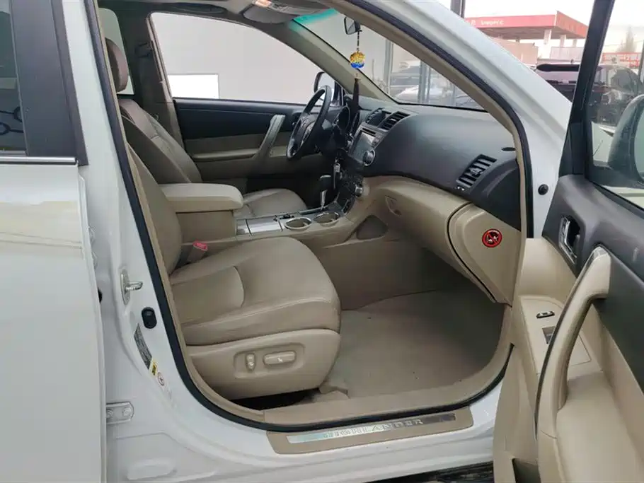 Toyota Highlander 2012 2.7L 2WD 7-Seater Luxury Edition фото 8