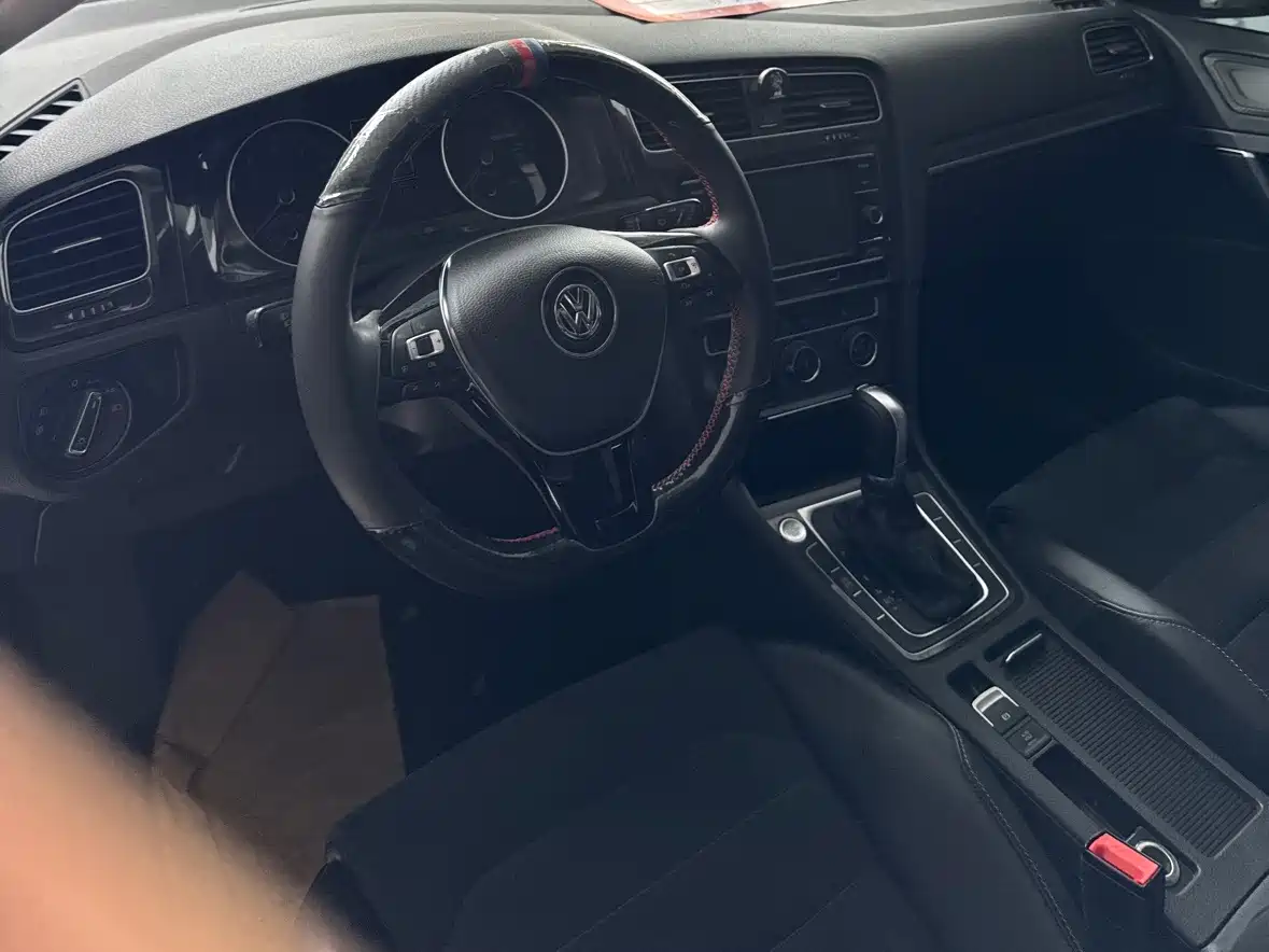 Volkswagen Golf 2018 230TSI Automatic Luxury фото 10