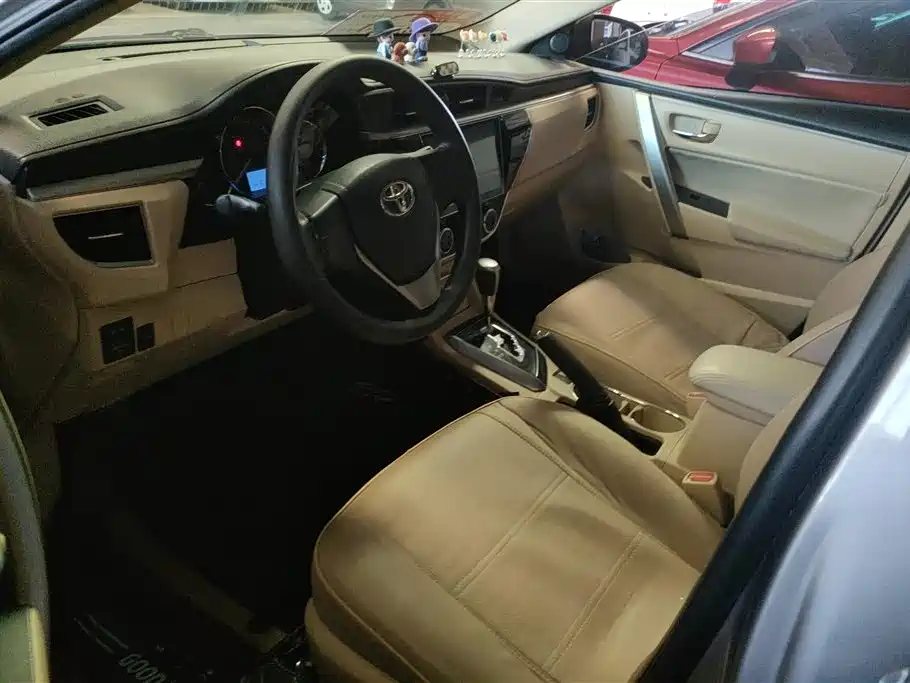 Toyota Corolla 2014 1.6L CVT GL фото 9