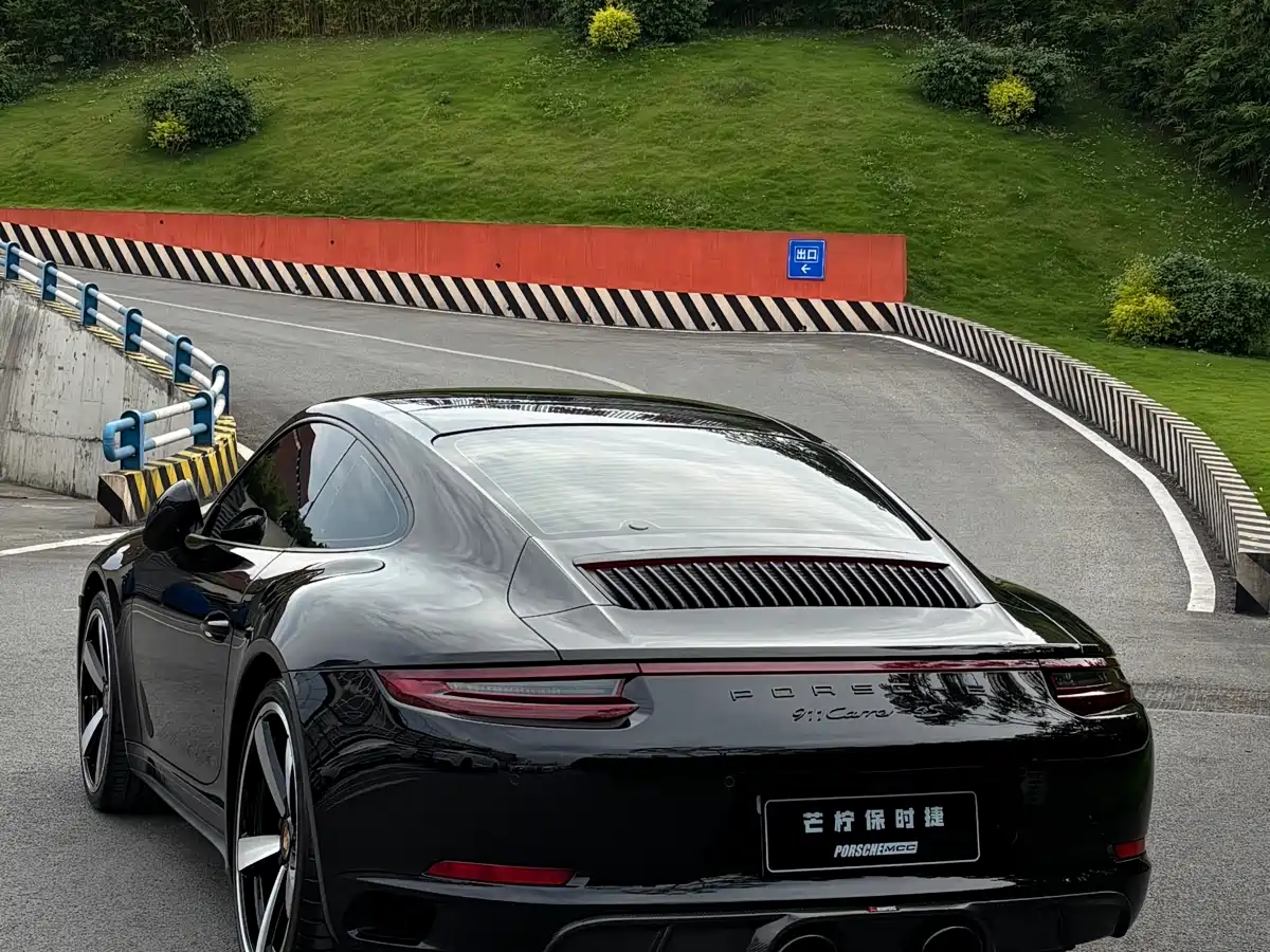 Porsche 911 2016 Carrera 4 3.0T фото 4