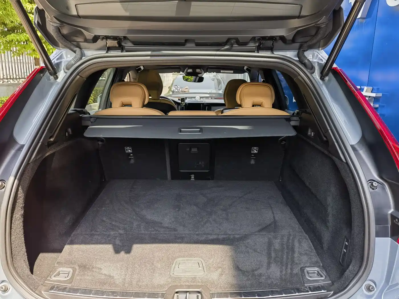 VOLVO XC60 PLUG-IN HYBRID