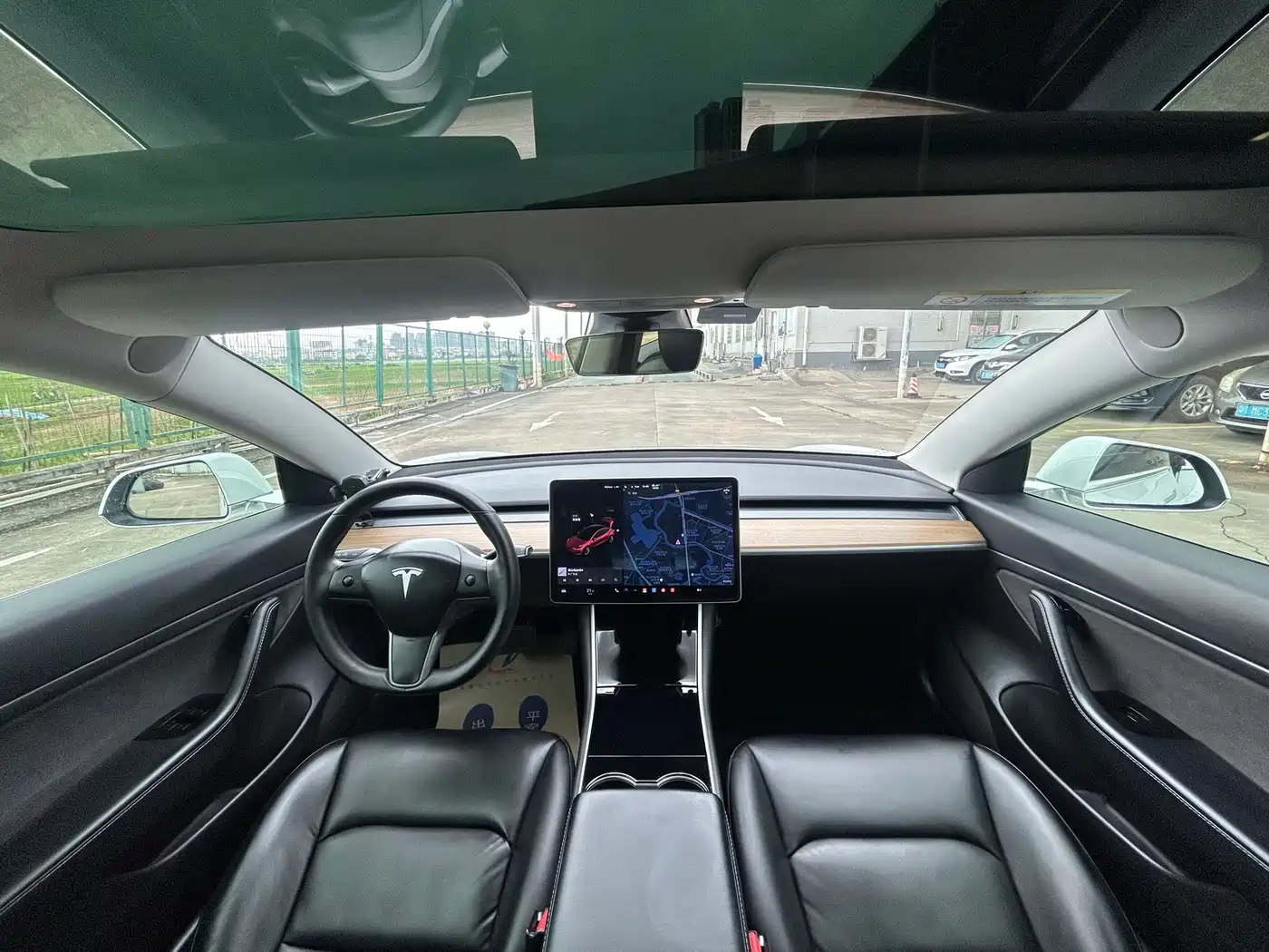 TESLA MODEL 3